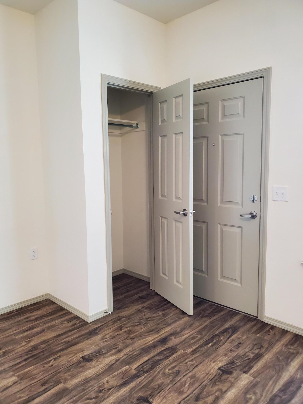 Photos and Video of Avenue Electric Apartments in Springdale, AR